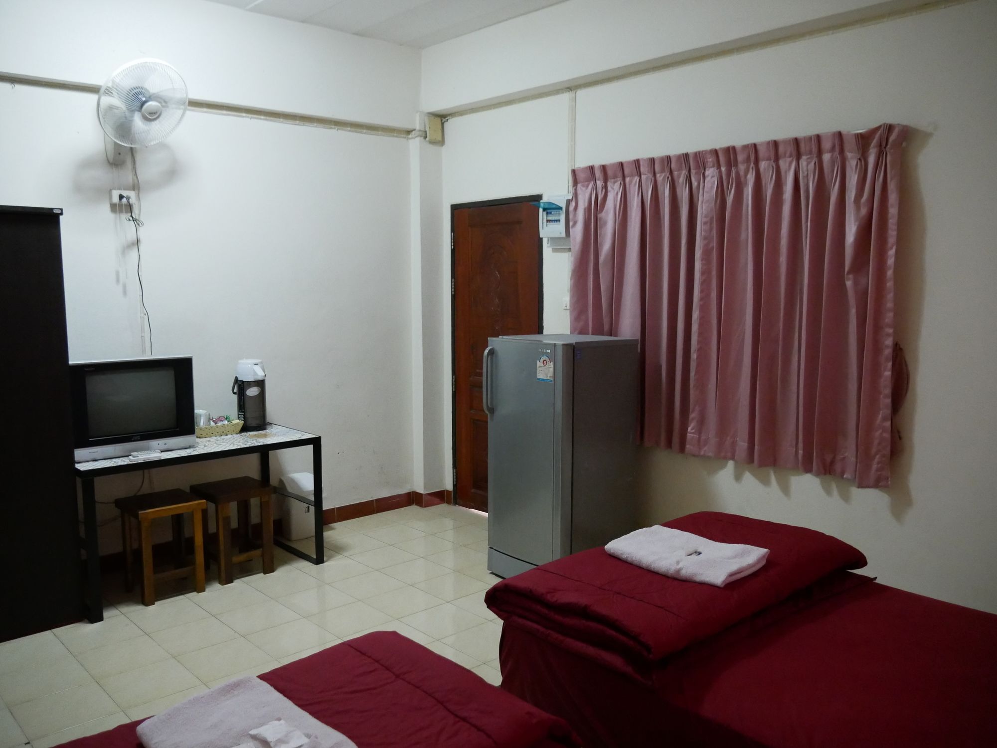 Phuttipong Apartment Khon Kaen Esterno foto